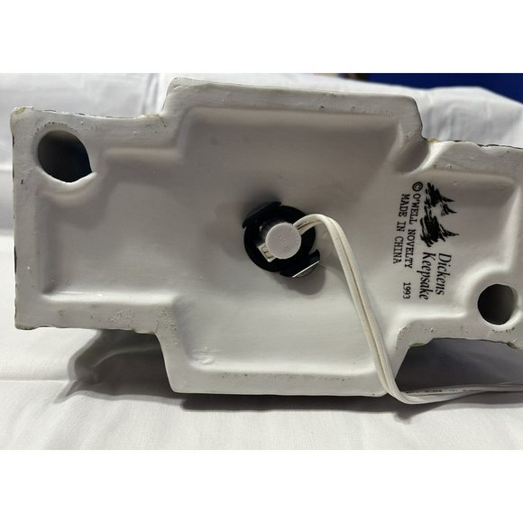 O'Well Novelty Dickens Keepsake 1993 Porcelain Lighted “St. Train Station” - Picture 9 of 9